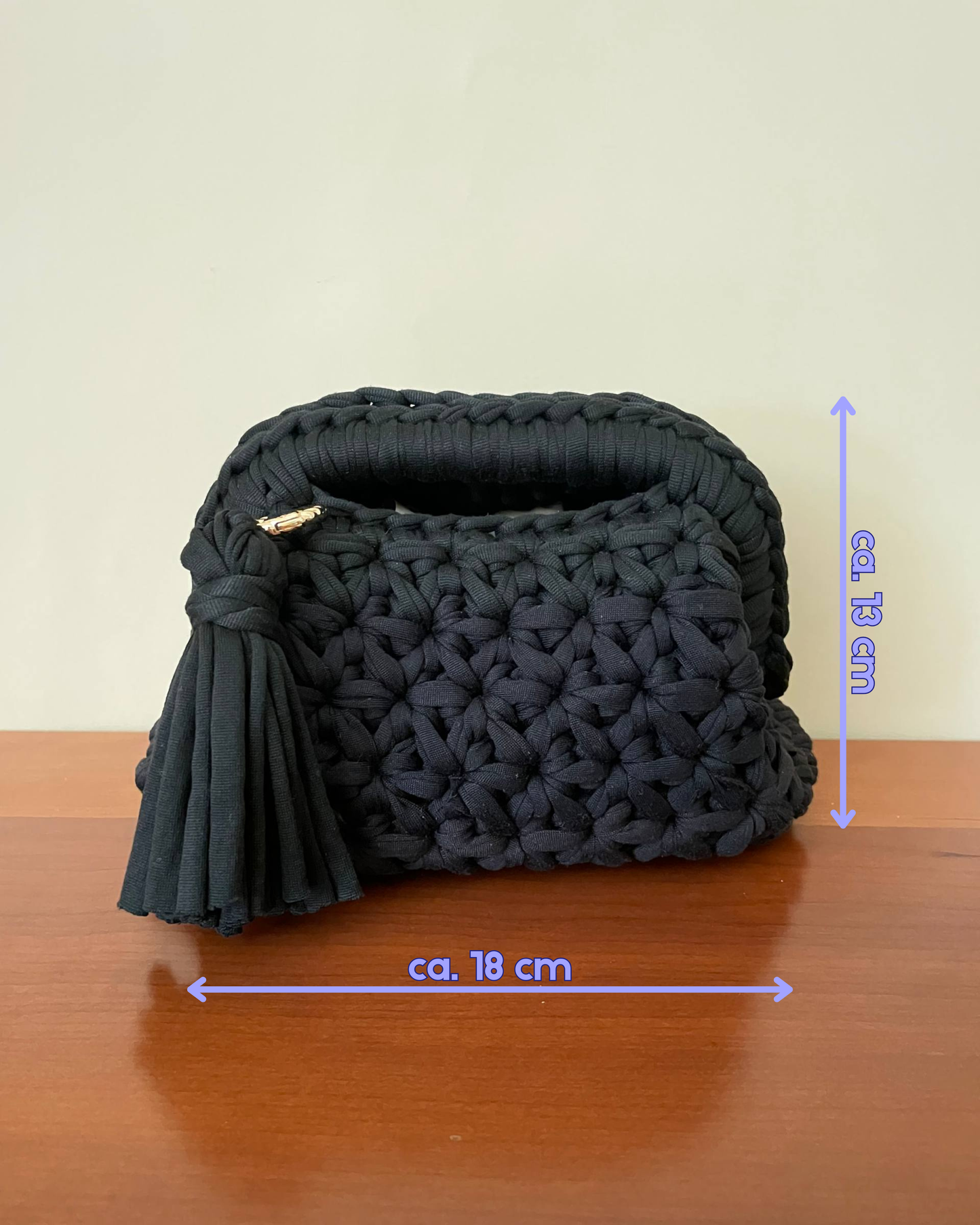 Borsa Crochet Handmade Nera con Nappina Laterale Nera