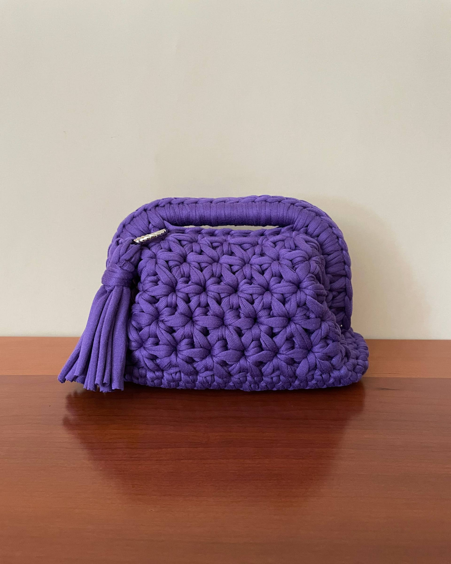 Borsa Crochet Handmade Viola con Nappina Laterale Viola