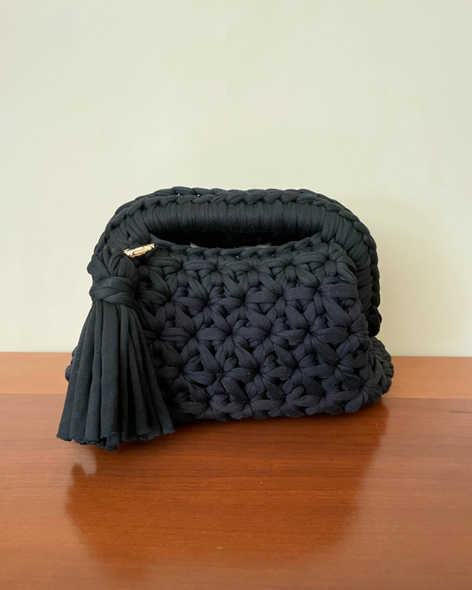 Borsa Crochet Handmade Nera con Nappina Laterale Nera