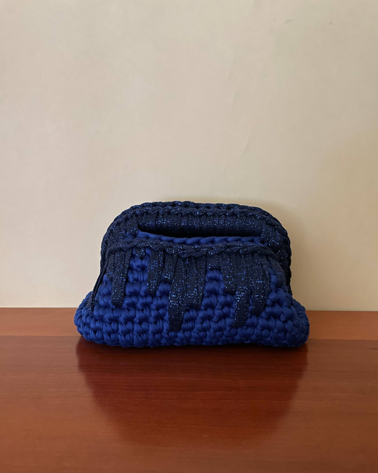 Borsa Crochet Handmade Blu con Manico e Inserti Blu Lurex