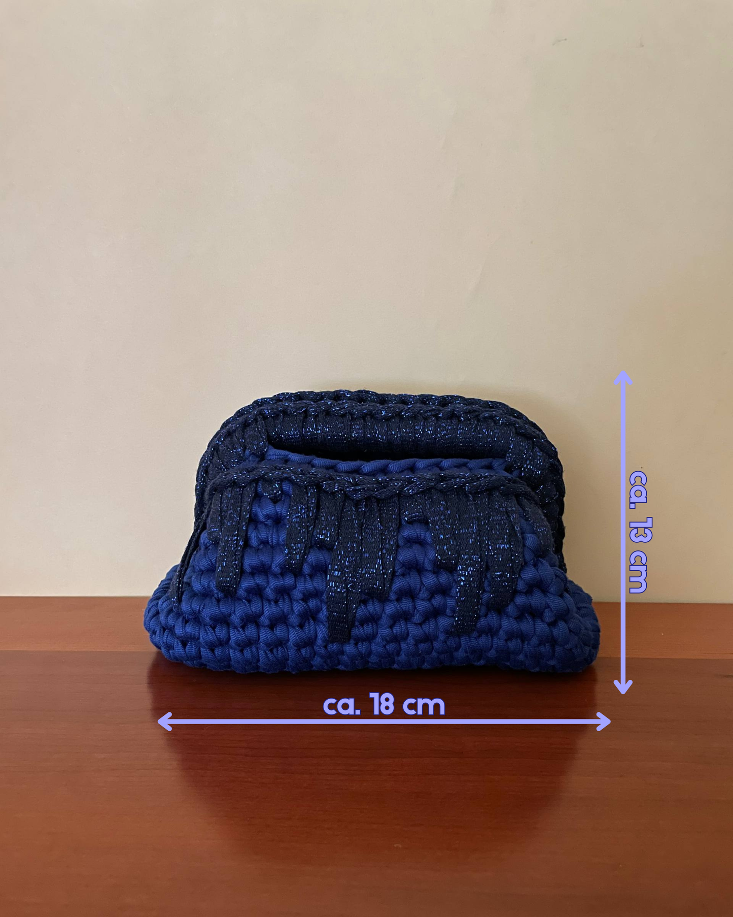 Borsa Crochet Handmade Blu con Manico e Inserti Blu Lurex