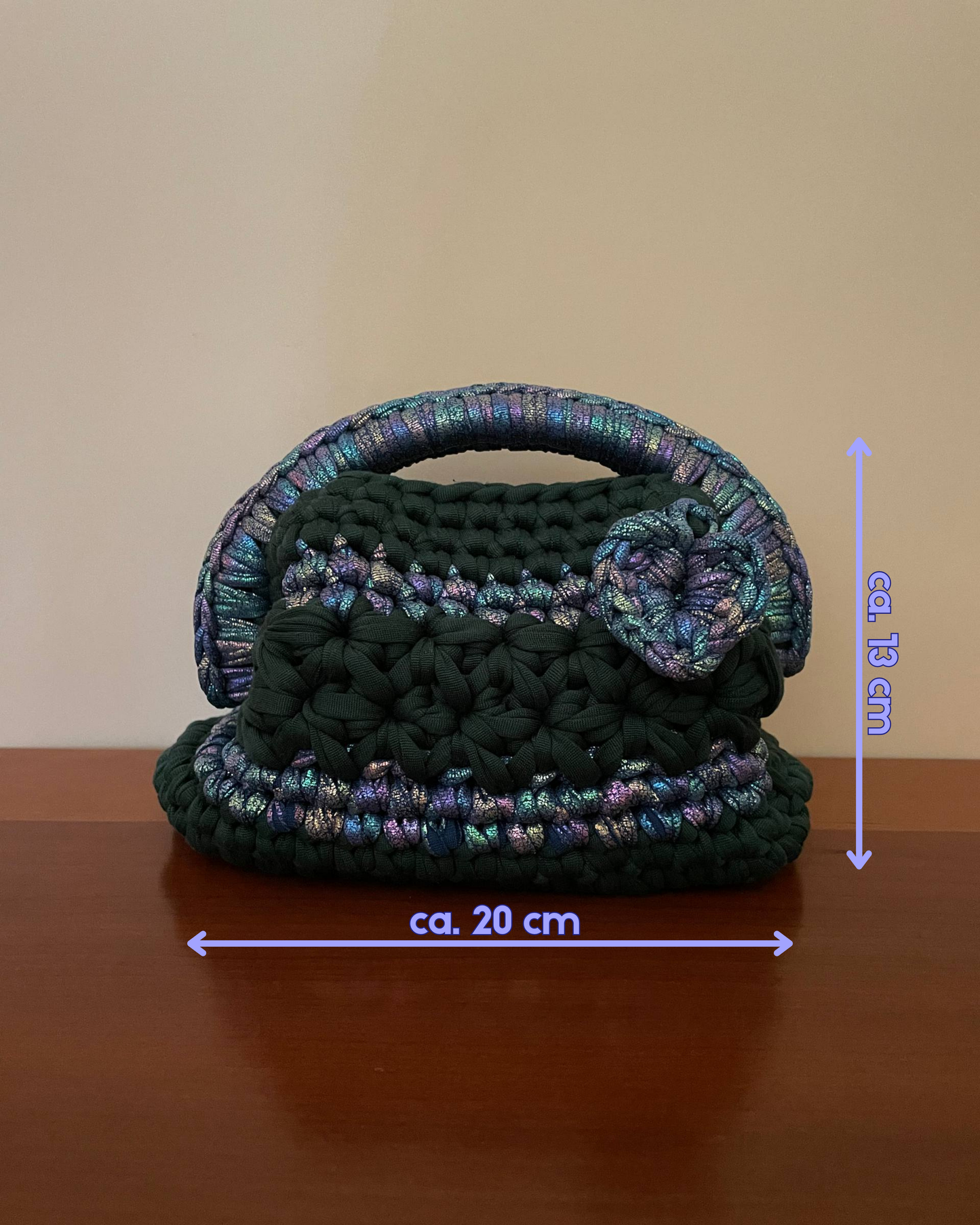 Borsa Crochet Handmade Verde Bottiglia Foderata con Inserti Multicolore e Manico Multicolore